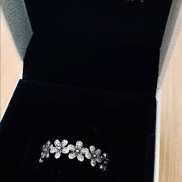 Pandora Daisy Flower Ring